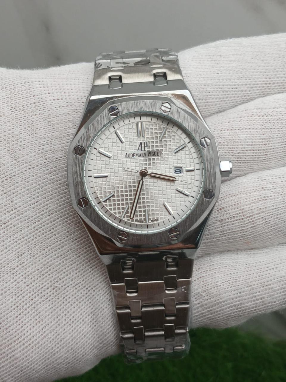Audemars Piguet Quartz Men’s Watch, Stainless Steel Bracelet, with Date Display