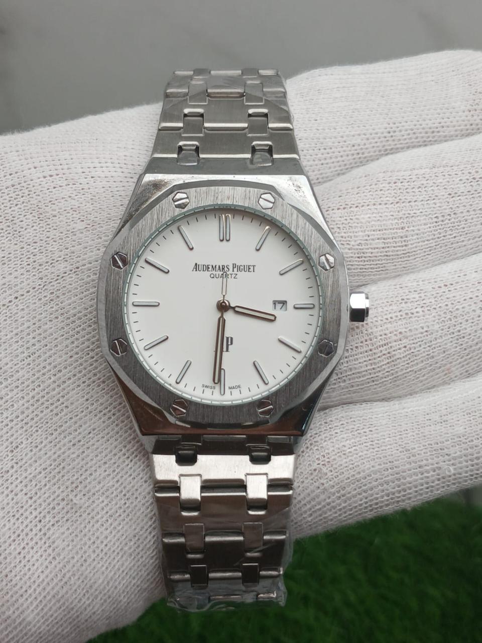 Audemars Piguet Quartz Men’s Watch, Stainless Steel Bracelet, with Date Display