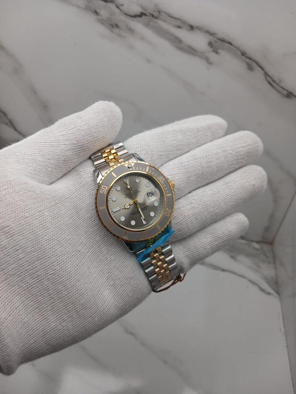 Two-Tone Diver-Style Quartz Watch with Date Display and Rotating Bezel