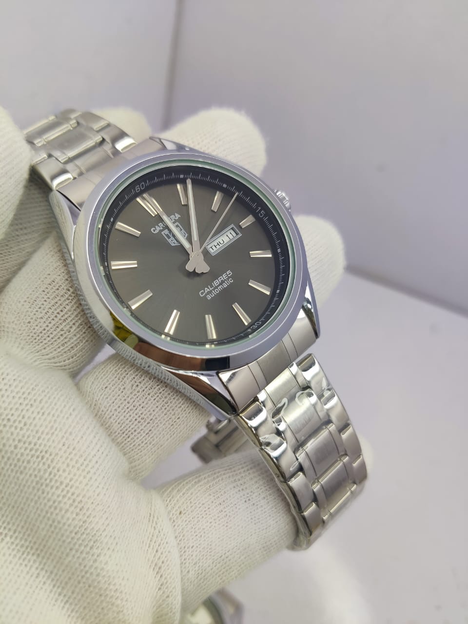 Carrera Style Silver Watch – Calibre-Inspired Design with Day & Date