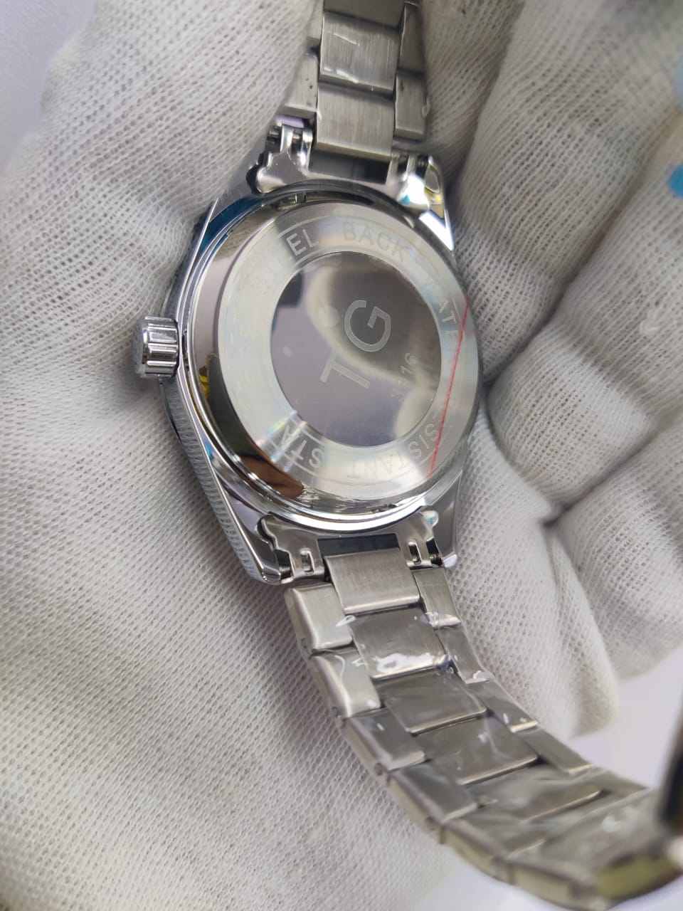 Carrera Style Silver Watch – Calibre-Inspired Design with Day & Date