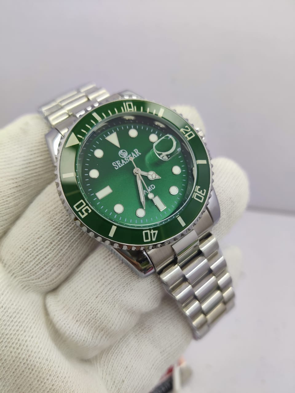 Seastar Submariner Style Watch  – Stainless Steel | Bold Rotating Bezel | Date Magnifier