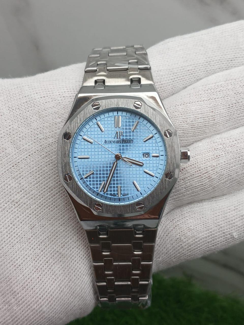 Audemars Piguet Quartz Men’s Watch, Stainless Steel Bracelet, with Date Display